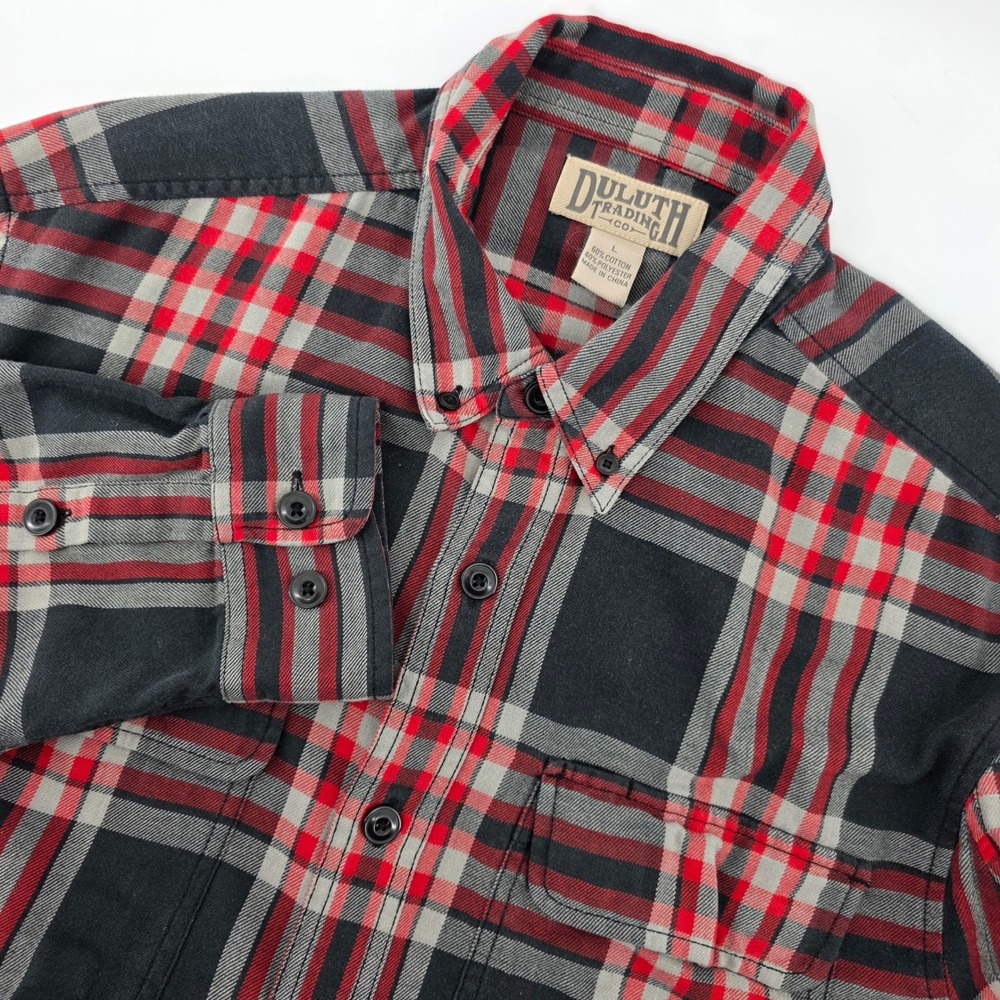 Duluth Trading Co Mens Large Plaid Button Down Shirt Red Black‎ Roll Tab Sleeve